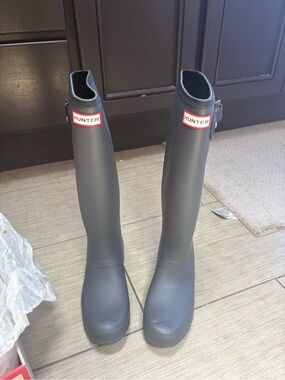 Hunter Womens Original Tour Boots in Luna/Black